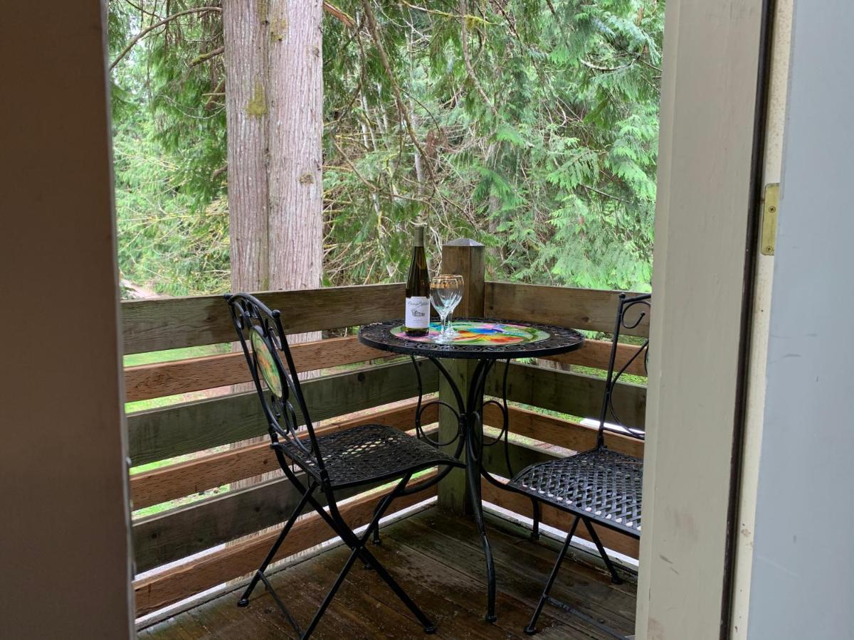 Mountain Meadows Inn & Chalet Suites Ashford Eksteriør bilde