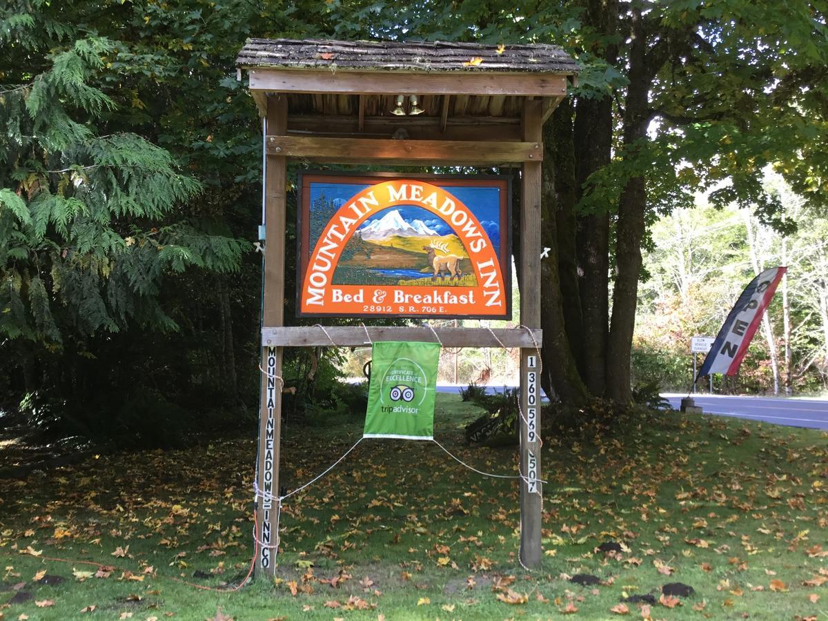 Mountain Meadows Inn & Chalet Suites Ashford Eksteriør bilde